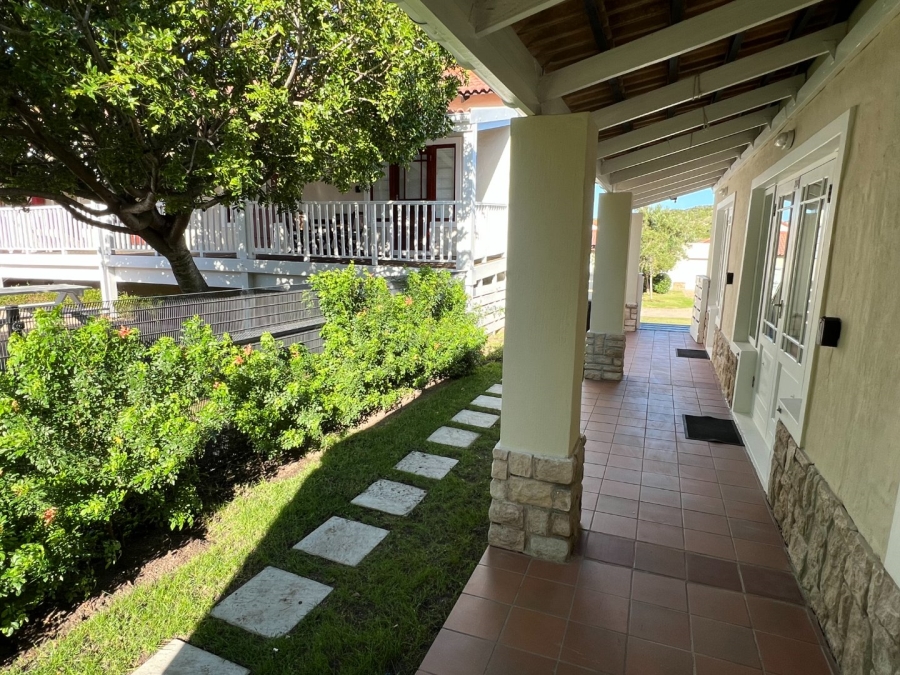  Bedroom Property for Sale in Keurboomstrand Western Cape